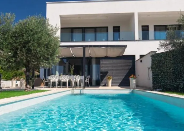 Villa Superior One